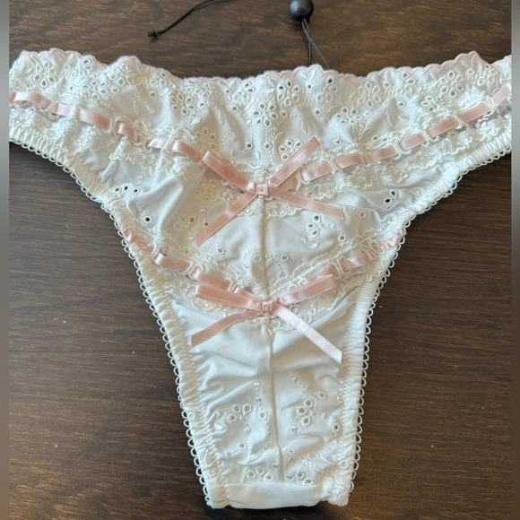 NEW FOR LOVE & LEMONS White Pink Eyelet Lace Ribbon Panty Size XS lingerie rare - Picture 3 of 5